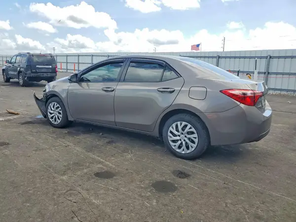 5YFBURHE4KP877696 2019 TOYOTA COROLLA - Image 2