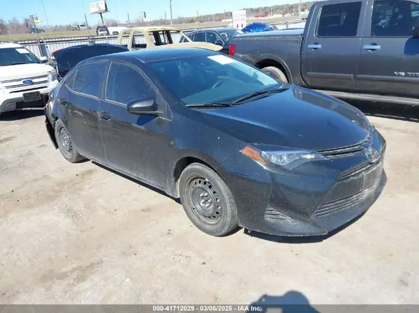 5YFBURHE4KP879738 2019 TOYOTA COROLLA - Image 1