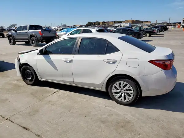 5YFBURHE4KP886303 2019 TOYOTA COROLLA - Image 2