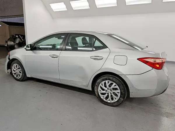 5YFBURHE4KP887984 2019 TOYOTA COROLLA - Image 2