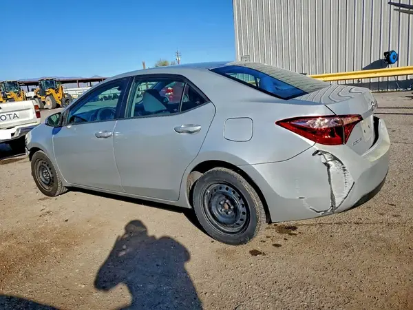 5YFBURHE4KP888052 2019 TOYOTA COROLLA - Image 2