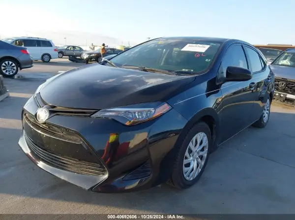 5YFBURHE4KP890934 2019 TOYOTA COROLLA - Image 2