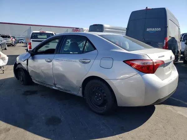 5YFBURHE4KP891632 2019 TOYOTA COROLLA - Image 2