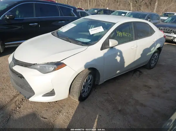 5YFBURHE4KP892277 2019 TOYOTA COROLLA - Image 2