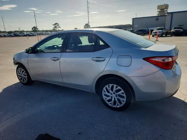 5YFBURHE4KP893302 2019 TOYOTA COROLLA - Image 2