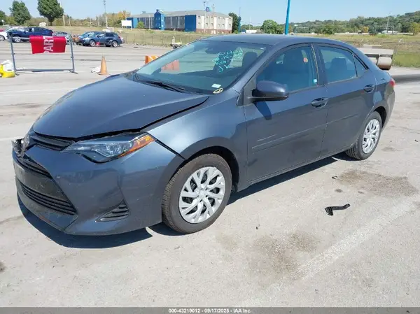 5YFBURHE4KP893364 2019 TOYOTA COROLLA - Image 2