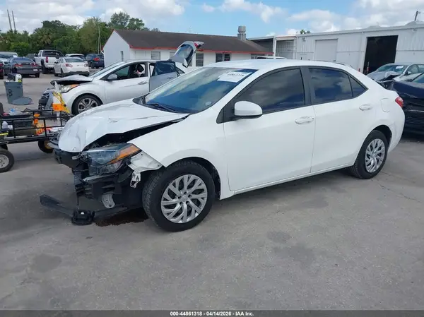 5YFBURHE4KP895955 2019 TOYOTA COROLLA - Image 2