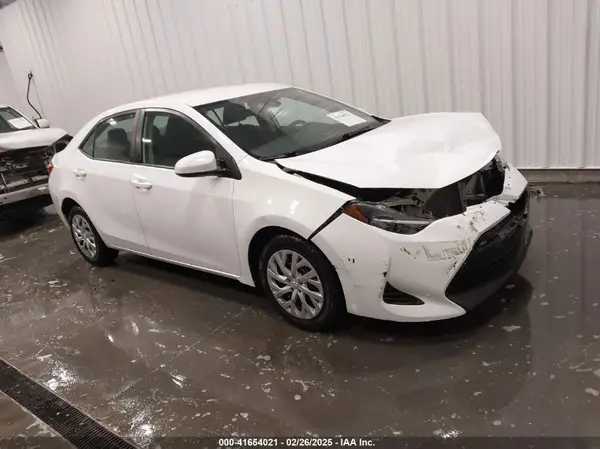 5YFBURHE4KP904766 2019 TOYOTA COROLLA - Image 1