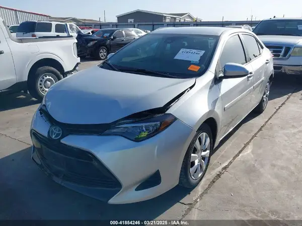 5YFBURHE4KP910907 2019 TOYOTA COROLLA - Image 2