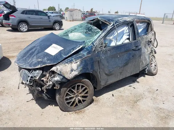 5YFBURHE4KP918909 2019 TOYOTA COROLLA - Image 2