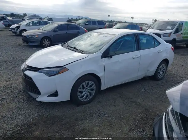 5YFBURHE4KP921440 2019 TOYOTA COROLLA - Image 2