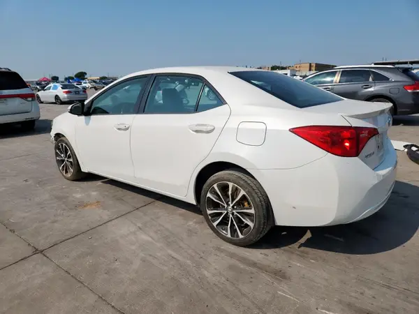 5YFBURHE4KP925794 2019 TOYOTA COROLLA - Image 2