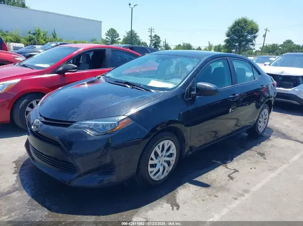 5YFBURHE4KP940392 2019 TOYOTA COROLLA - Image 2