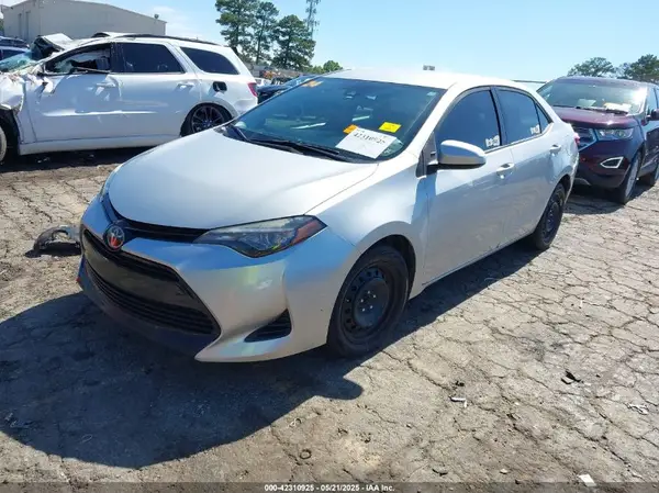 5YFBURHE4KP945141 2019 TOYOTA COROLLA - Image 2
