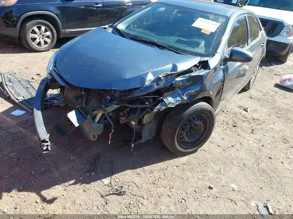 5YFBURHE4KP948685 2019 TOYOTA COROLLA - Image 2
