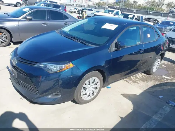 5YFBURHE4KP949738 2019 TOYOTA COROLLA - Image 2