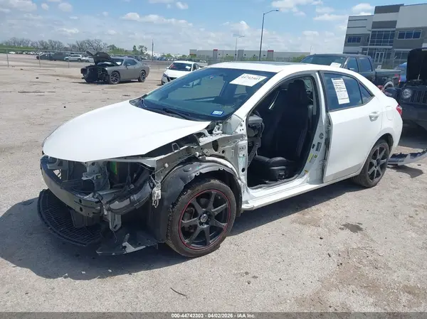 5YFBURHE5GP371897 2016 TOYOTA COROLLA - Image 2