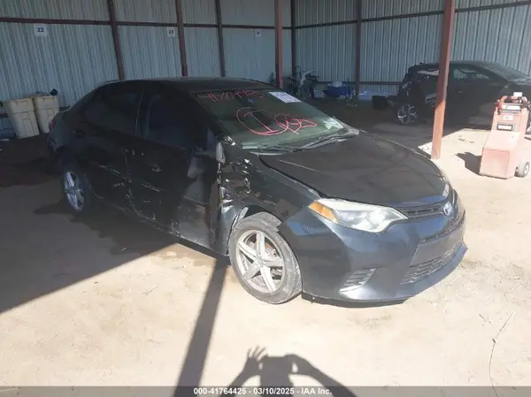 5YFBURHE5GP379661 2016 TOYOTA COROLLA - Image 1