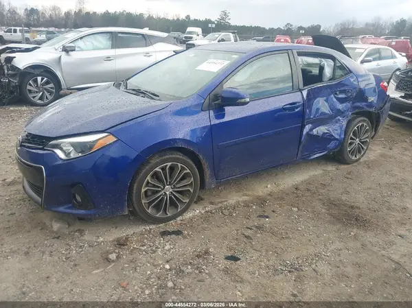 5YFBURHE5GP381863 2016 TOYOTA COROLLA - Image 2