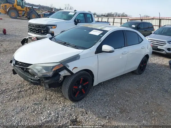 5YFBURHE5GP397982 2016 TOYOTA COROLLA - Image 2