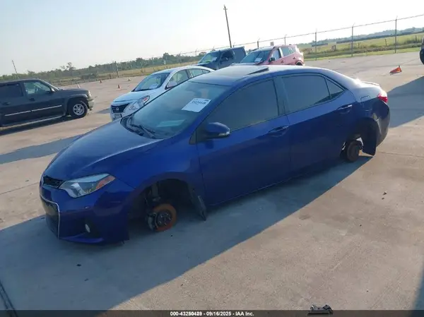 5YFBURHE5GP401903 2016 TOYOTA COROLLA - Image 2