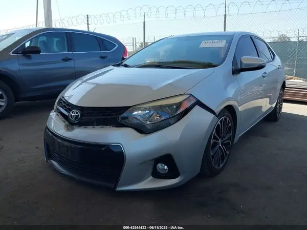5YFBURHE5GP408169 2016 TOYOTA COROLLA - Image 2
