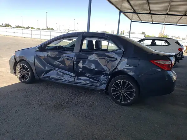 5YFBURHE5GP424663 2016 TOYOTA COROLLA - Image 2