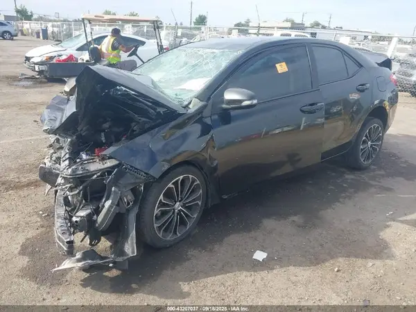 5YFBURHE5GP432567 2016 TOYOTA COROLLA - Image 2