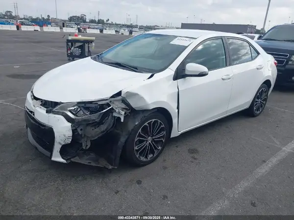 5YFBURHE5GP438305 2016 TOYOTA COROLLA - Image 2