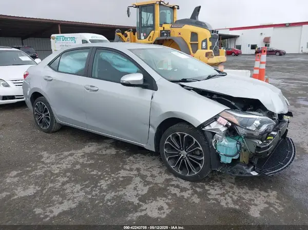 5YFBURHE5GP443942 2016 TOYOTA COROLLA - Image 1