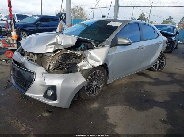 5YFBURHE5GP451586 2016 TOYOTA COROLLA - Image 2