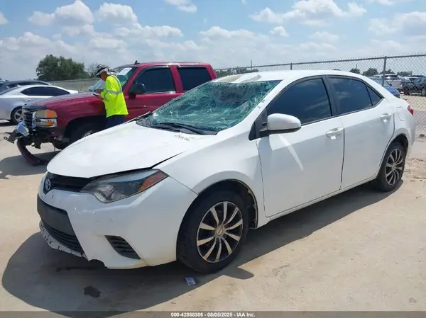 5YFBURHE5GP452351 2016 TOYOTA COROLLA - Image 2