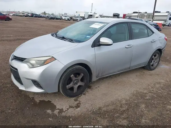 5YFBURHE5GP460577 2016 TOYOTA COROLLA - Image 2