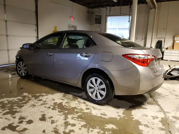 5YFBURHE5GP463897 2016 TOYOTA COROLLA - Image 2