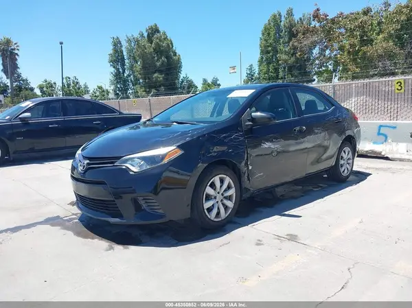 5YFBURHE5GP475659 2016 TOYOTA COROLLA - Image 2
