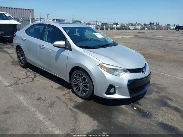 5YFBURHE5GP488086 2016 TOYOTA COROLLA - Image 1
