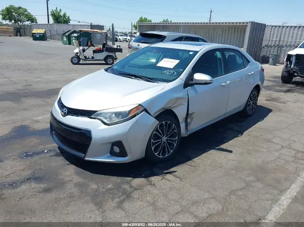 5YFBURHE5GP488086 2016 TOYOTA COROLLA - Image 2