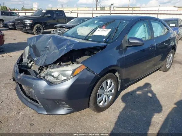 5YFBURHE5GP516243 2016 TOYOTA COROLLA - Image 2
