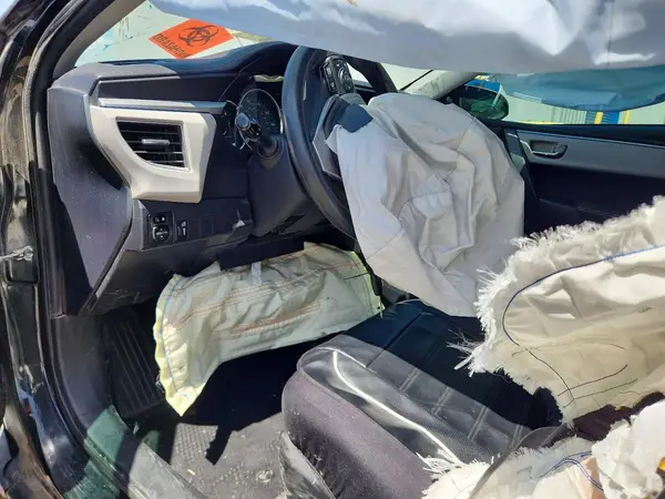 5YFBURHE5GP525704 2016 TOYOTA COROLLA - Image 8