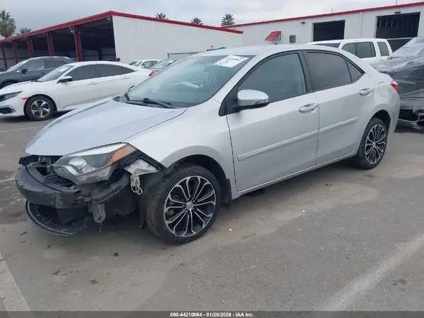 5YFBURHE5GP530126 2016 TOYOTA COROLLA - Image 2