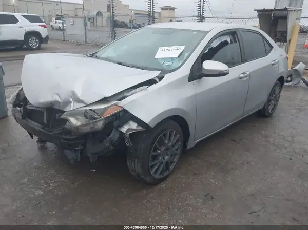 5YFBURHE5GP540364 2016 TOYOTA COROLLA - Image 2