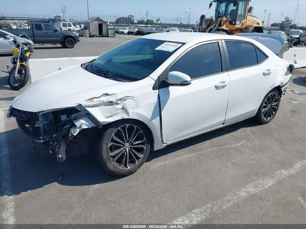 5YFBURHE5GP553910 2016 TOYOTA COROLLA - Image 2
