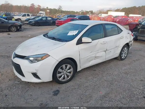 5YFBURHE5GP560565 2016 TOYOTA COROLLA - Image 2