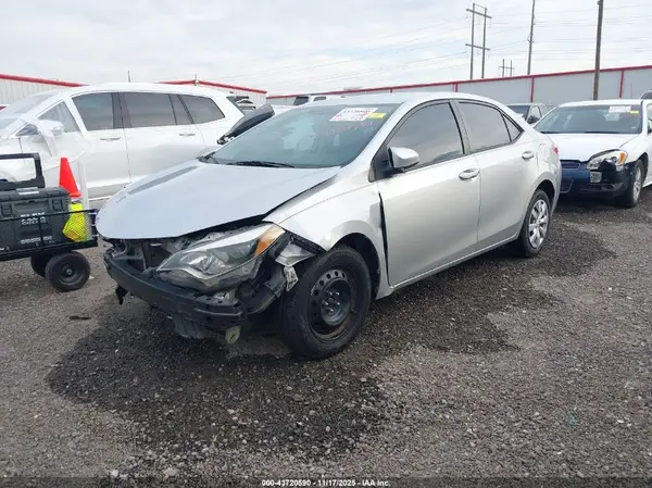 5YFBURHE5GP561229 2016 TOYOTA COROLLA - Image 2