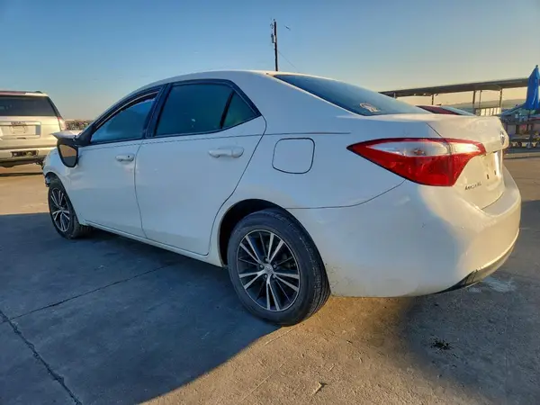 5YFBURHE5GP562557 2016 TOYOTA COROLLA - Image 2