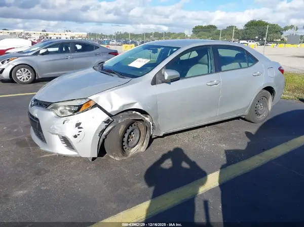 5YFBURHE5GP564616 2016 TOYOTA COROLLA - Image 2