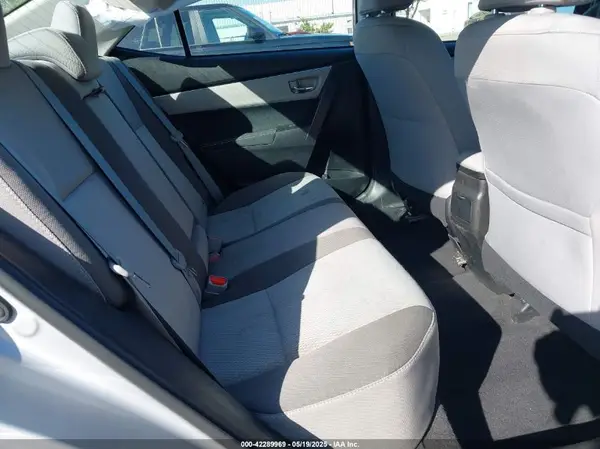 5YFBURHE5HP569817 2017 TOYOTA COROLLA - Image 8