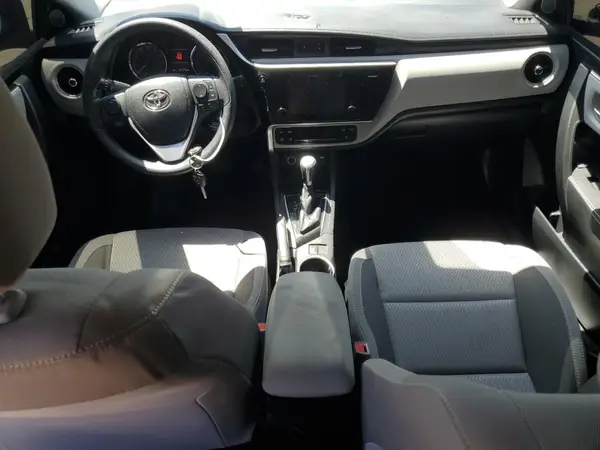 5YFBURHE5HP570224 2017 TOYOTA COROLLA - Image 8