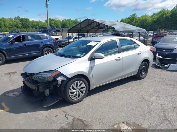 5YFBURHE5HP571227 2017 TOYOTA COROLLA - Image 2