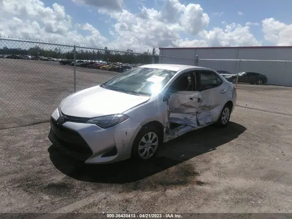 5YFBURHE5HP571521 2017 TOYOTA COROLLA - Image 2